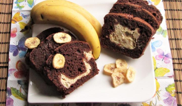 Jak upéct vláčný kakaový chlebíček s tvarohovo-banánovou nádivkou | recept Jak upéct vláčný kakaový chlebíček s tvarohovo-banánovou nádivkou | recept