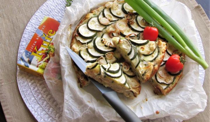 Jak upéct slaný koláč z kuřecího masa a kořeněného Jádelu | slané pečení Jak upéct slaný koláč z kuřecího masa a kořeněného Jádelu | slané pečení