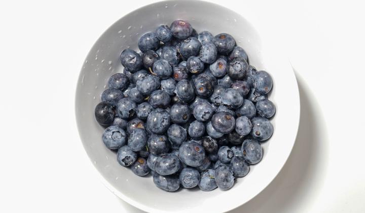Jak přichystat těstoviny zapečené s tvarohem a borůvkami | recept Jak přichystat těstoviny zapečené s tvarohem a borůvkami | recept