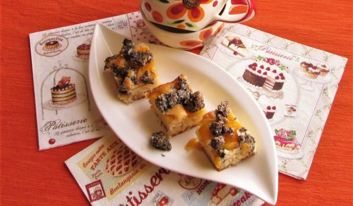Jak upéct kefírovou bublaninu s mandlovo-makovou žmolenkou | recept Jak upéct kefírovou bublaninu s mandlovo-makovou žmolenkou | recept