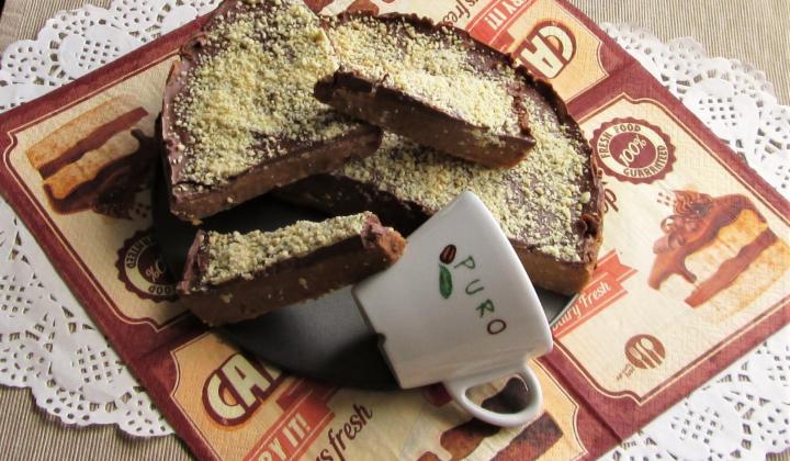 Jak připravit nepečený koláč ze sušenek, ořechů a karamelu | recept Jak připravit nepečený koláč ze sušenek, ořechů a karamelu | recept