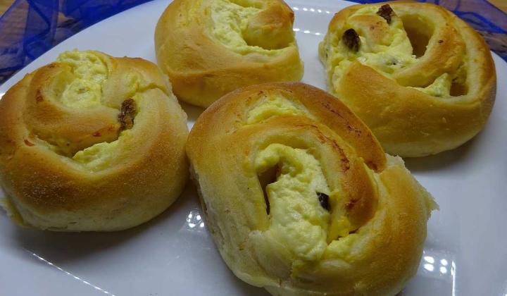 Jak upéct kynuté šneky s tvarohem | recept bez cukru Jak upéct kynuté šneky s tvarohem | recept bez cukru