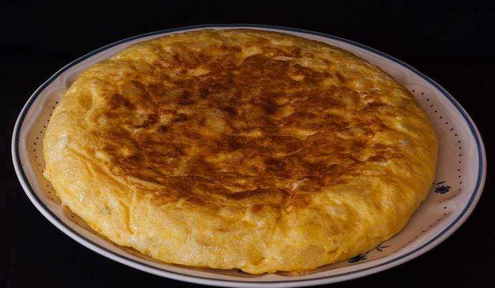 Jak připravit selskou omeletu s bramborami | recept