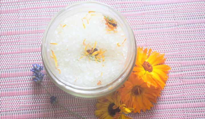 Jak vyrobit solný peeling na chodidla | návod Jak vyrobit solný peeling na chodidla | návod