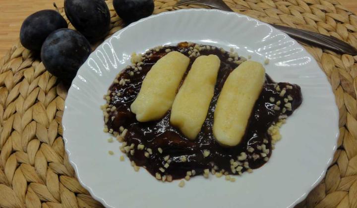 Jak připravit tvarohové šišky se švestkovou omáčkou | recept Jak připravit tvarohové šišky se švestkovou omáčkou | recept