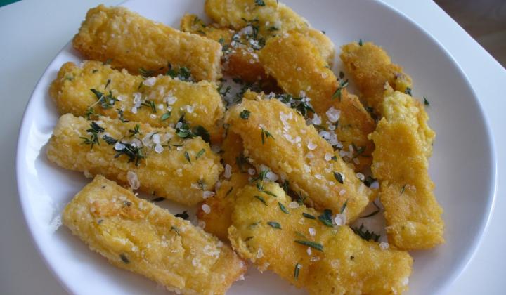 Jak připravit polentové hranolky s čerstvým sýrem | recept Jak připravit polentové hranolky s čerstvým sýrem | recept