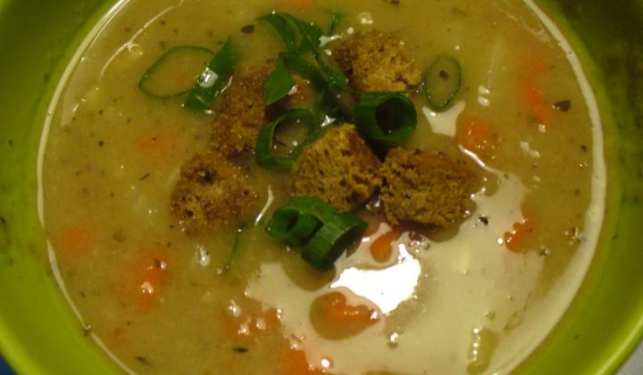 Jak připravit chlebovou polévku s kořenovou zeleninou | recept Jak připravit chlebovou polévku s kořenovou zeleninou | recept