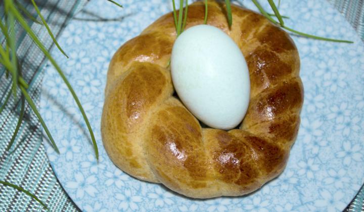 Jak upéct kynuté velikonoční věnečky | recept Jak upéct kynuté velikonoční věnečky | recept