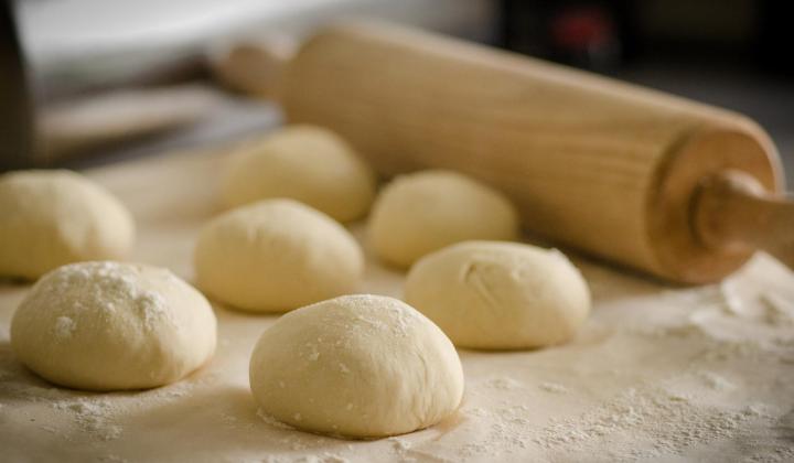 Jak upéct kynuté bulky se sýrem a šunkou | recept na domácí kynuté pečivo Jak upéct kynuté bulky se sýrem a šunkou | recept na domácí kynuté pečivo