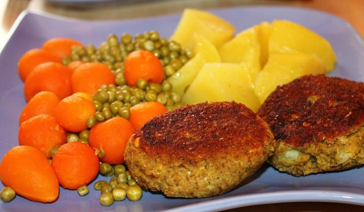 Jak připravit karbanátky nastavené ovesnými vločkami | recept Jak připravit karbanátky nastavené ovesnými vločkami | recept