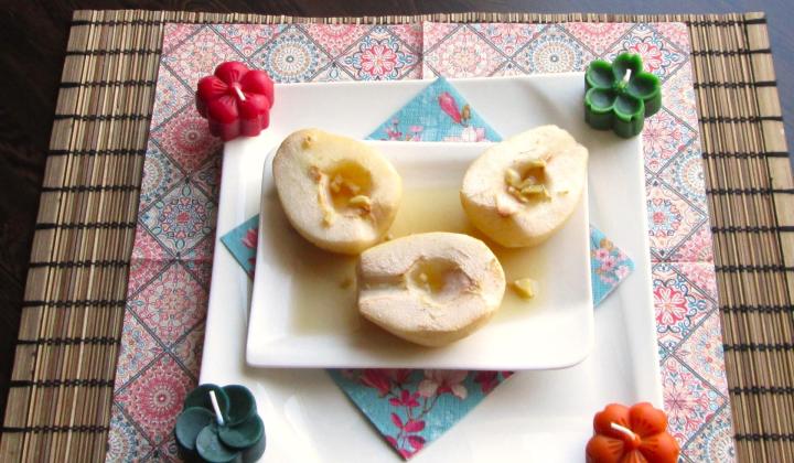 Hrušky pečené ve sladkém zázvorovém sirupu Jak udělat dezert pečené hrušky v zázvorovém sirupu | recept