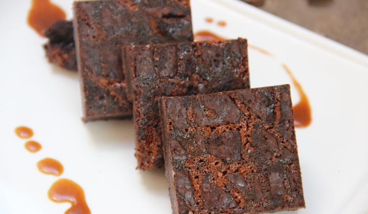 Jak upéct karamelové řezy s ořechy | recept Jak upéct karamelové řezy s ořechy | recept
