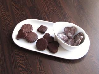 Jak na vykrajované cukroví z čokolády a marcipánu | recept Jak na vykrajované cukroví z čokolády a marcipánu | recept