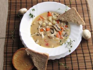 Jak uvařit kuřecí polévku s kokosovým mlékem a čočkou Beluga | recept Jak uvařit kuřecí polévku s kokosovým mlékem a čočkou Beluga | recept