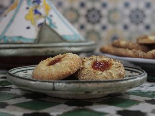 Jak na vánoční medové sušenky s černorybízovou marmeládou | recept Jak na vánoční medové sušenky s černorybízovou marmeládou | recept