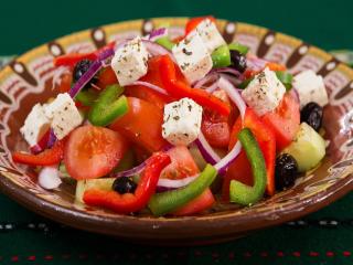 Jak udělat řecký salát se sýrem feta | recept Jak udělat řecký salát se sýrem feta | recept