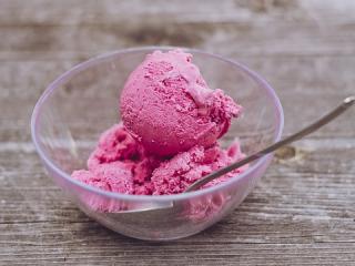 Jak udělat domácí zmrzlinu s lesním ovocem | recept Jak udělat domácí zmrzlinu s lesním ovocem | recept