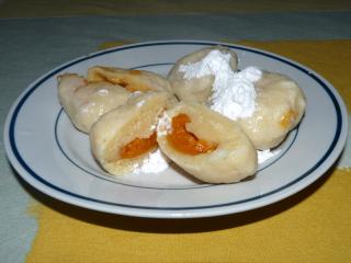 Jak udělat meruňkové knedlíky z krupicového těsta | recept Jak udělat meruňkové knedlíky z krupicového těsta | recept