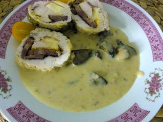 Jak uvařit kuřecí závitky s houbovou omáčkou | recept Jak uvařit kuřecí závitky s houbovou omáčkou | recept