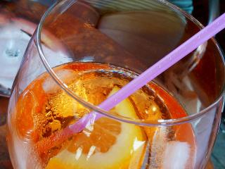 Jak namíchat koktejl Aperol Spritz | recept Jak namíchat koktejl Aperol Spritz | recept