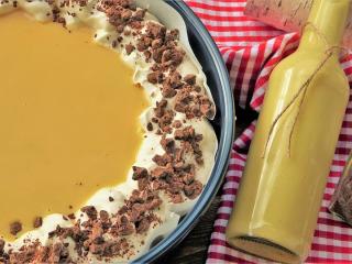 Jak vyrobit domácí mandlový a kokosový likér | recept Jak vyrobit domácí mandlový a kokosový likér | recept