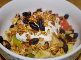 Jak na vitamínový ovocný salát s domácím müsli | recept Jak na vitamínový ovocný salát s domácím müsli | recept
