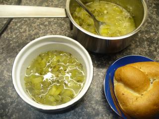 Jak uvařit polévku z řapíkatého celeru | recept Jak uvařit polévku z řapíkatého celeru | recept