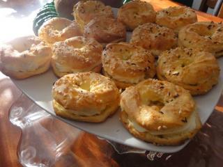 Jak upéct sýrové věnečky z odpalovaného těsta | recept bez cukru Jak upéct sýrové věnečky z odpalovaného těsta | recept bez cukru