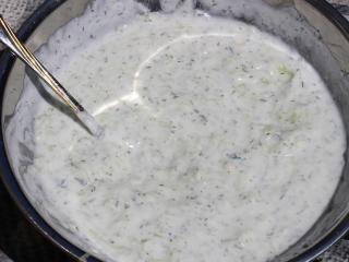 Jak udělat tzatziky z bílé ředkve | recept Jak udělat tzatziky z bílé ředkve | recept