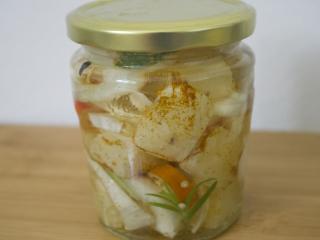 Jak připravit nakládané bylinkové tvarůžky | recept Jak připravit nakládané bylinkové tvarůžky | recept
