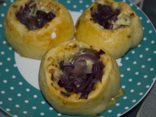 Jak upéct cibulovo-sýrové rolky | recept Jak upéct cibulovo-sýrové rolky | recept