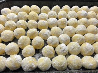 Jak upéct kuličky s lískovými oříšky | recept Jak upéct kuličky s lískovými oříšky | recept