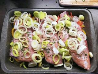 Jak upéct mořského okouníka se zeleninou | recept Jak upéct mořského okouníka se zeleninou | recept