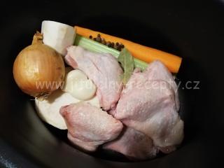 Kuřecí vývar z pomalého hrnce | příprava ingrediencí