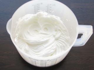 Jak upéct krémovo-čokoládový koláč ze tří ingrediencí Jak upéct krémovo-čokoládový koláč ze tří ingrediencí