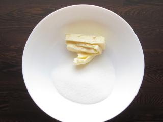 Jak upéct křehký koláč s mandlovou náplní a hruškami | recept Jak upéct křehký koláč s mandlovou náplní a hruškami | recept