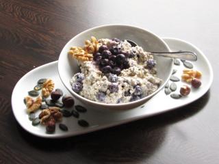 Jak bleskově připravit ranní borůvkové vločky | recept na zdravou snídani Jak bleskově připravit ranní borůvkové vločky | recept na zdravou snídani