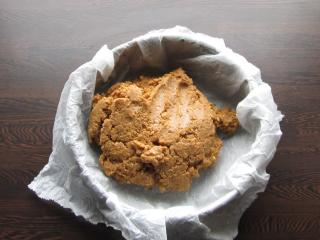 Jak připravit nepečený koláč ze sušenek, ořechů a karamelu | recept Jak připravit nepečený koláč ze sušenek, ořechů a karamelu | recept