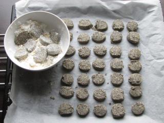 Jak ze špaldové mouky upéct maková kolečka s pomerančem a voňavým kořením | recept Jak ze špaldové mouky upéct maková kolečka s pomerančem a voňavým kořením | recept