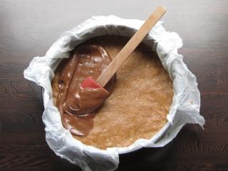 Jak připravit nepečený koláč ze sušenek, ořechů a karamelu | recept Jak připravit nepečený koláč ze sušenek, ořechů a karamelu | recept