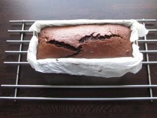 Jak upéct vláčný kakaový chlebíček s tvarohovo-banánovou nádivkou | recept Jak upéct vláčný kakaový chlebíček s tvarohovo-banánovou nádivkou | recept