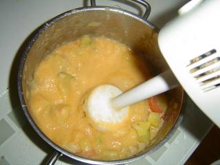 Jak udělat cuketovou polévku | recept na lehkou letní polévku Jak udělat cuketovou polévku | recept na lehkou letní polévku