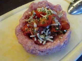 Jak udělat plněné placičky z mletého masa s rajčaty, sýrem a koprem | recept Jak udělat plněné placičky z mletého masa s rajčaty, sýrem a koprem | recept