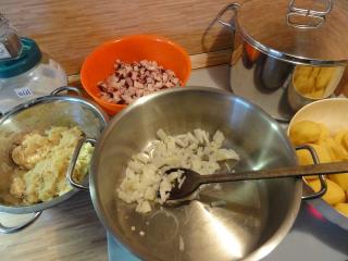 Jak uvařit halušky s uzeným a kyselým zelím | recept Jak uvařit halušky s uzeným a kyselým zelím | recept