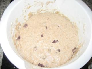 Jak na švýcarský kroucený chléb s olivami | recept