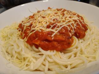 Jak na omáčku k těstovinám se zeleninou a salámem | rychlý recept Jak na omáčku k těstovinám se zeleninou a salámem | rychlý recept