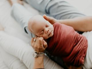 Jak správně držet miminko | rady Jak správně držet miminko | rady