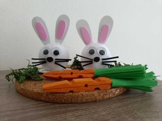 Jak vyrobit velikonoční dekoraci | DIY – králíci s mrkví Jak vyrobit velikonoční dekoraci | DIY – králíci s mrkví