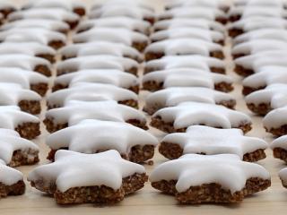 Jak na ořechové hvězdičky | recept na nepečené cukroví Jak na ořechové hvězdičky | recept na nepečené cukroví